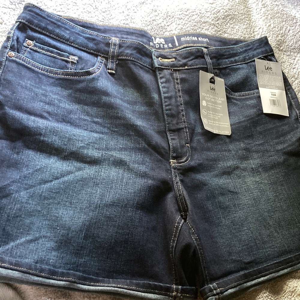 NWT Lee riders midrise shorts